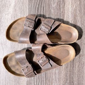 Brown Leather Birkenstocks 🐻